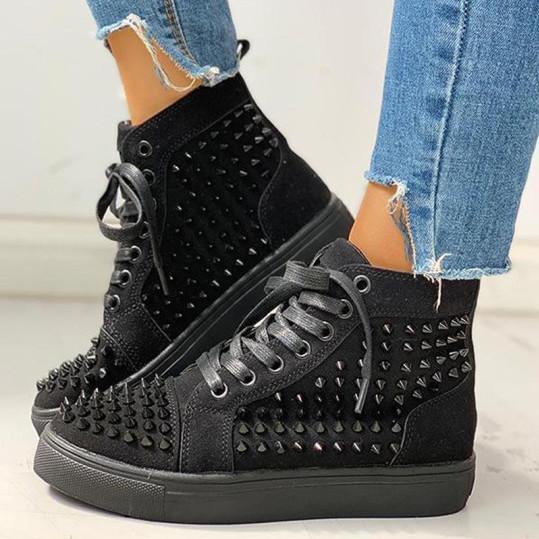 *Women's hip-hop studded flat sneakers - Veooy