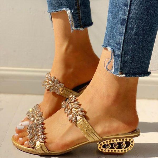 Women Chic And Comfortable Casual Sandals .*