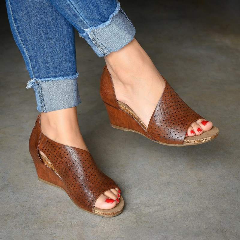 CUT-OUTS SLIP ON WEDGES SANDALS * - Veooy