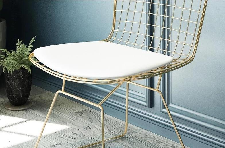 Var - Simple Modern Iron Frame Chair