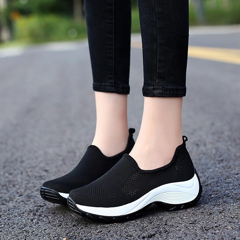 Women Outdoor Light Mesh Non-slip Walking Shoes - veooy