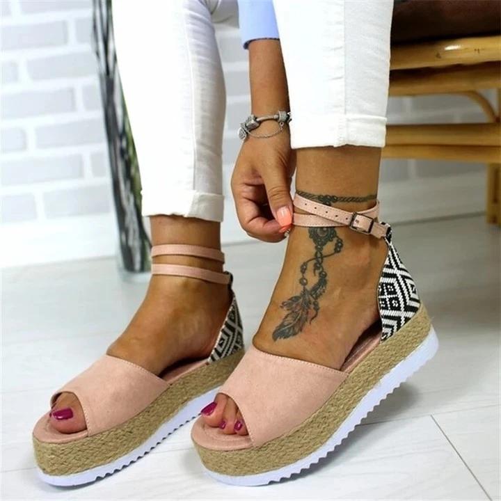 Women Elegant Fashion Thick Sole Adjustable Buckle Sandals .*