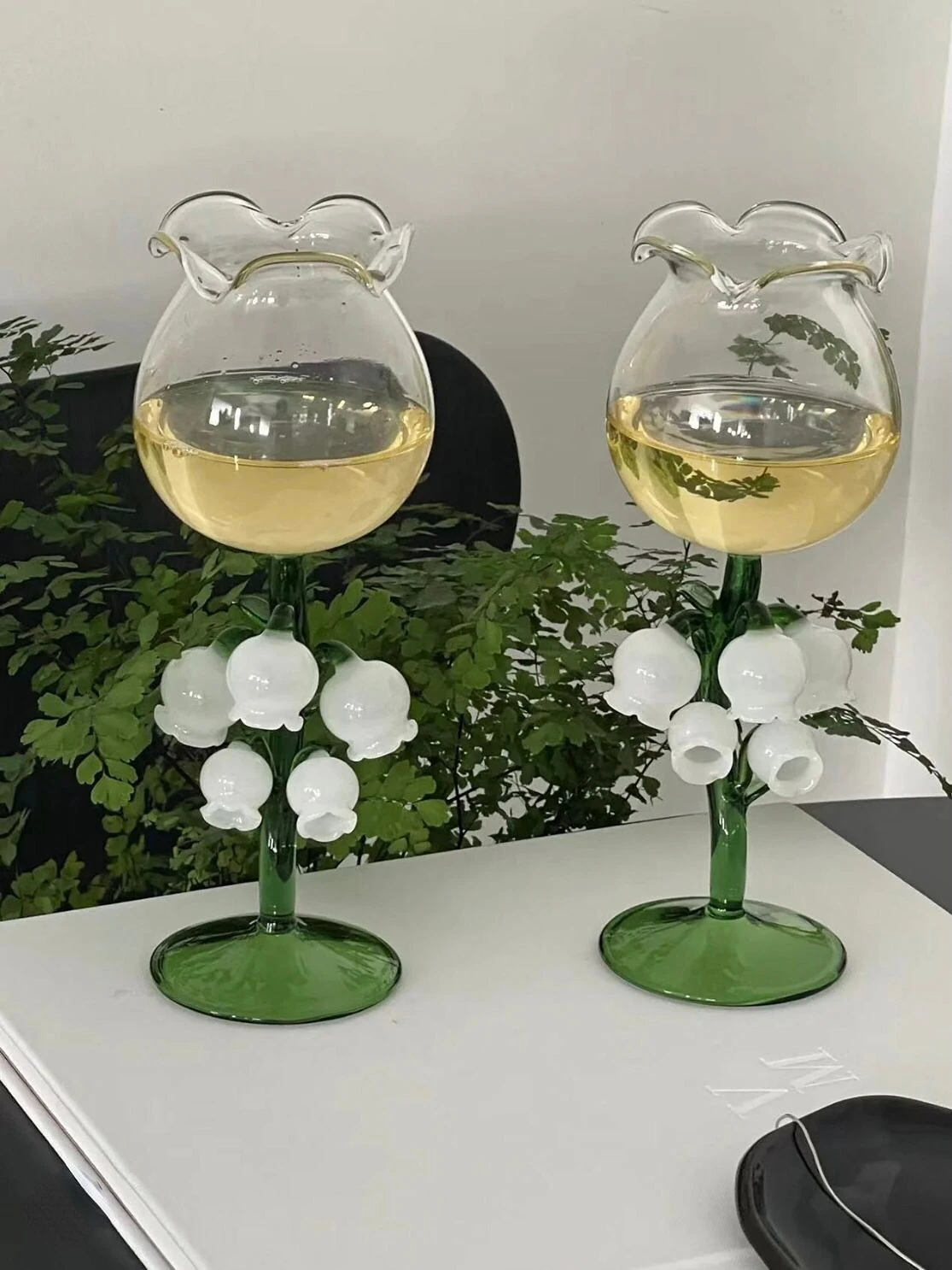 Bell Orchid Wine Glass