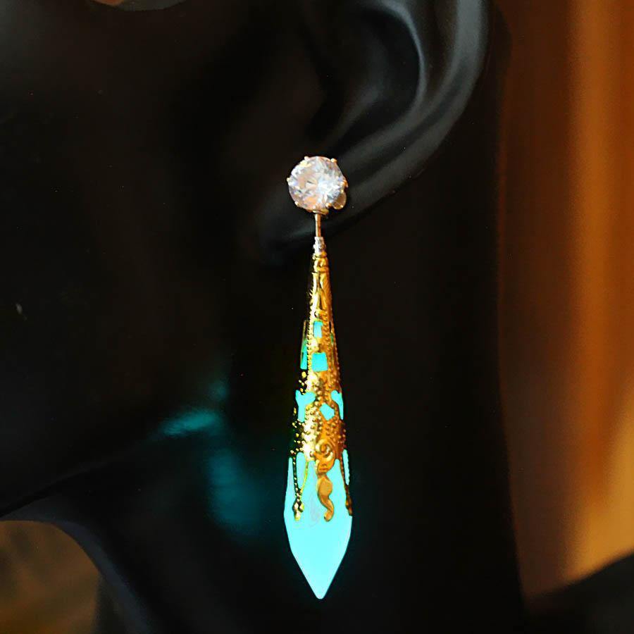 Crystal Obelisk Earrings - Veooy